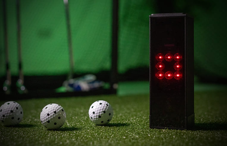 SQUARE GOLF LAUNCH MONITOR